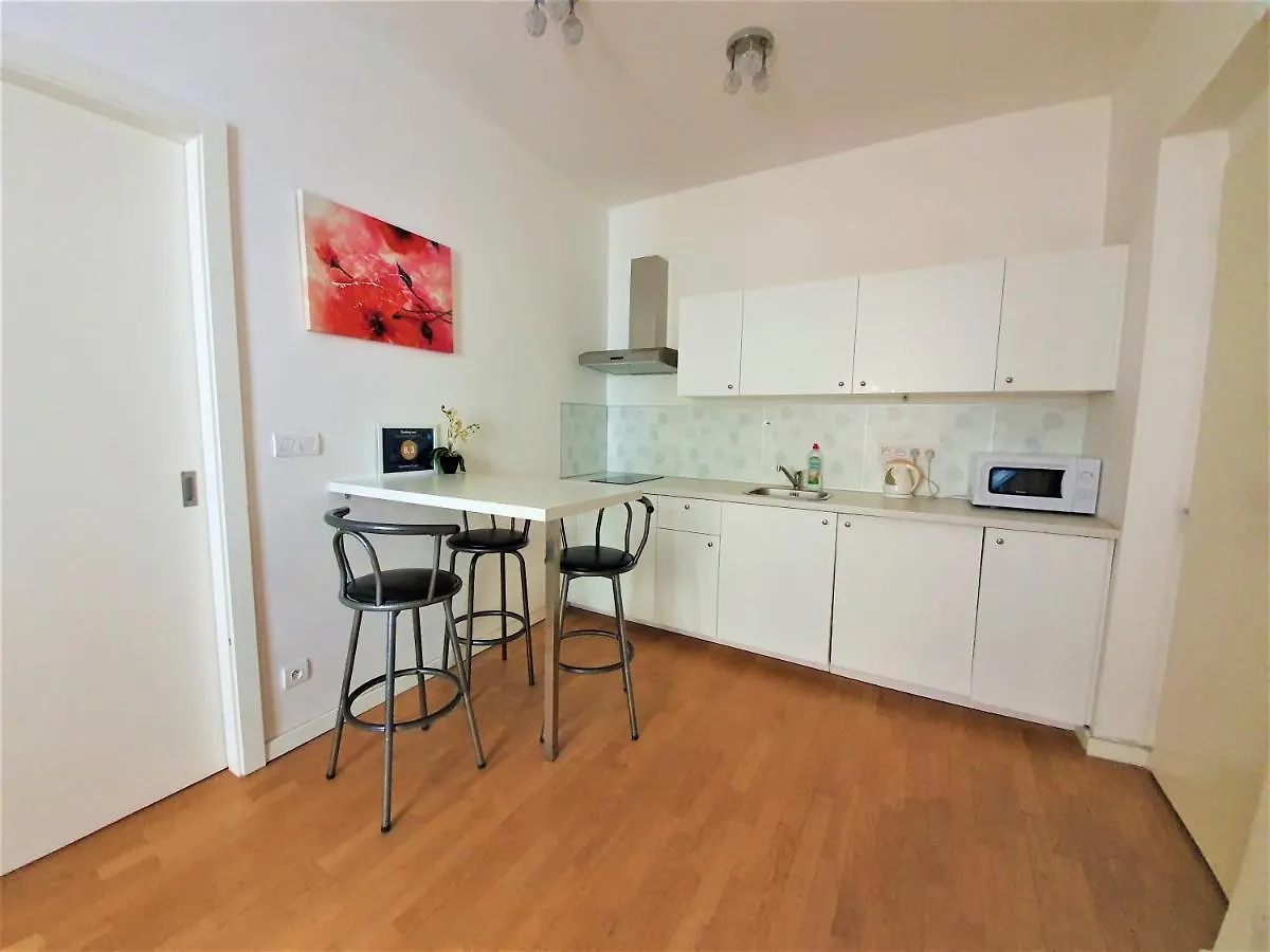Apartment Sophia Praga 0*,